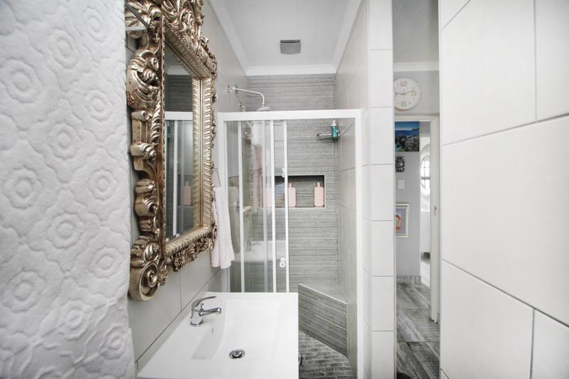 2 Bedroom Property for Sale in Island View Western Cape